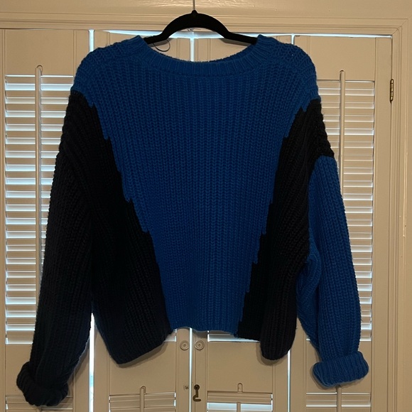 Zara Sweater - Picture 2 of 3
